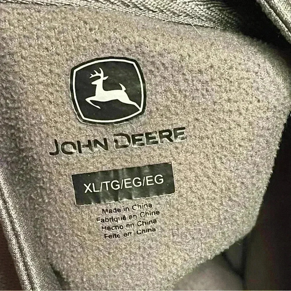 John Deere Gray 1/4 Zip Long Sleeve Pullover Top Men's Size X-Large - Picture 6 of 8